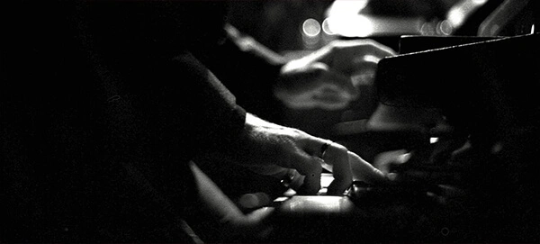 Same organs, piano basses and pianos as The Doors' Ray manzarek Same organs, piano basses and pianos as The Doors' Ray Manzarek